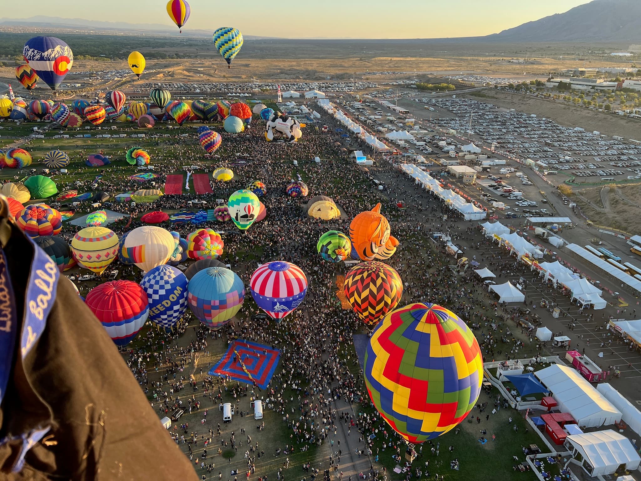 Hundreds of balloons over the Albuquerque launch field during mass ascension